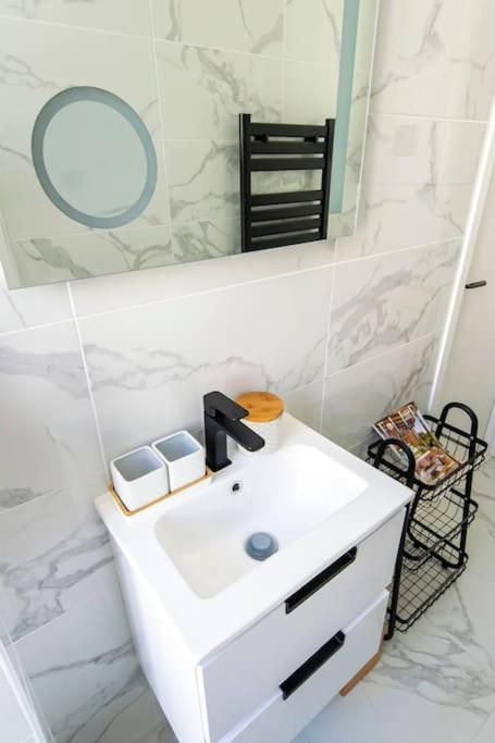 Elegant T2 Renove 4 Pers, Centre Nice, Climatise Appartamento *